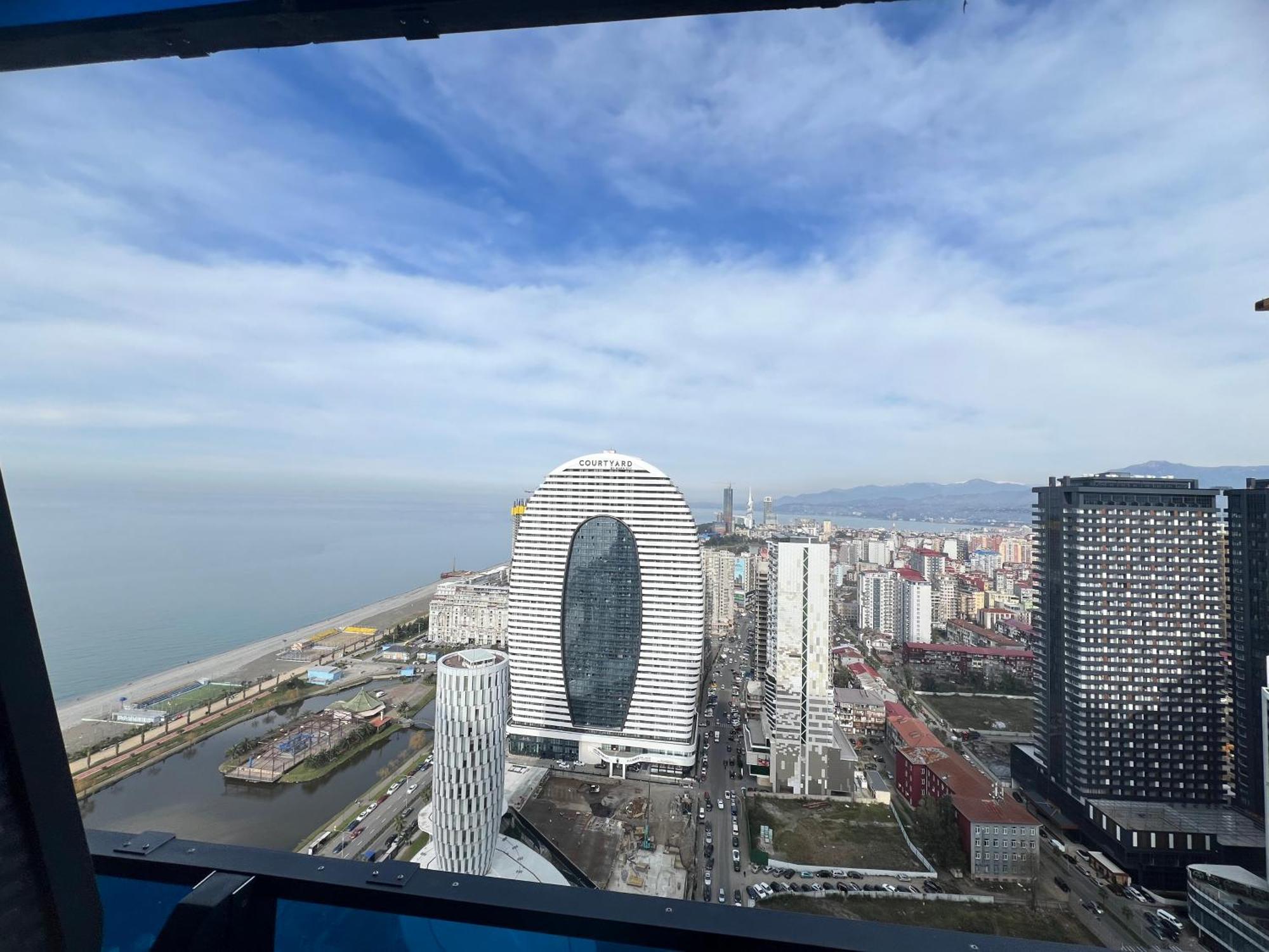 Spend Your Time In Orbi City Batumi Eksteriør billede