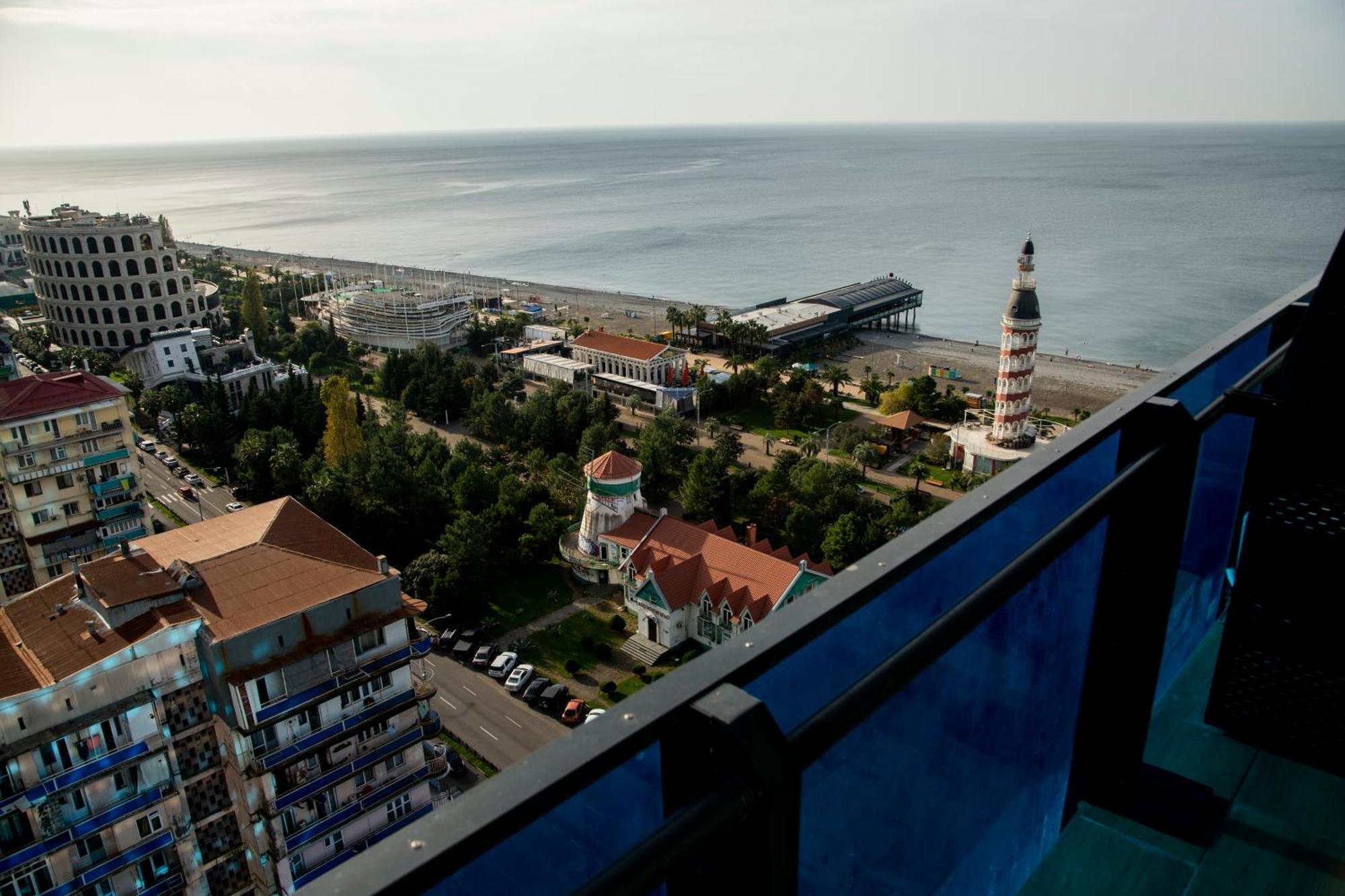 Spend Your Time In Orbi City Batumi Eksteriør billede