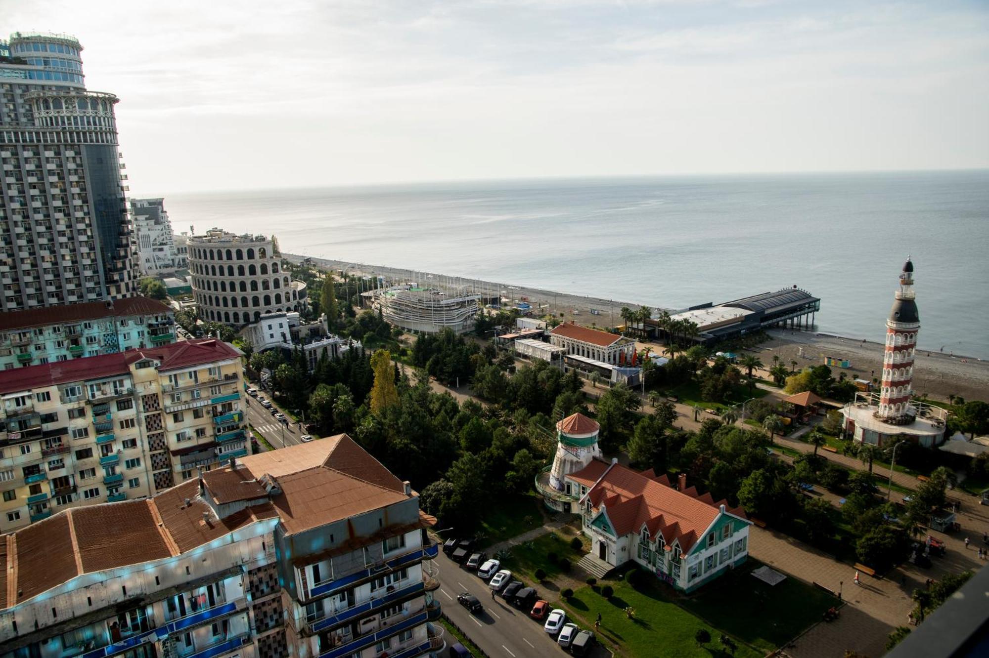 Spend Your Time In Orbi City Batumi Eksteriør billede