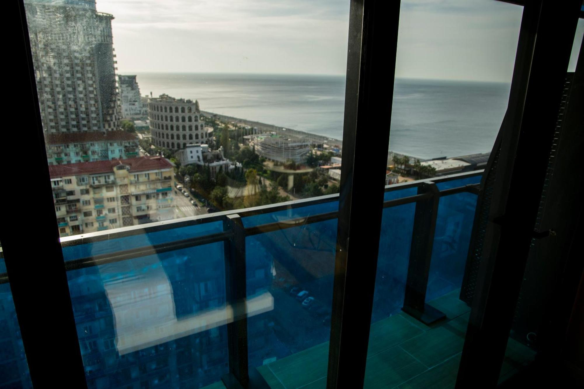 Spend Your Time In Orbi City Batumi Eksteriør billede